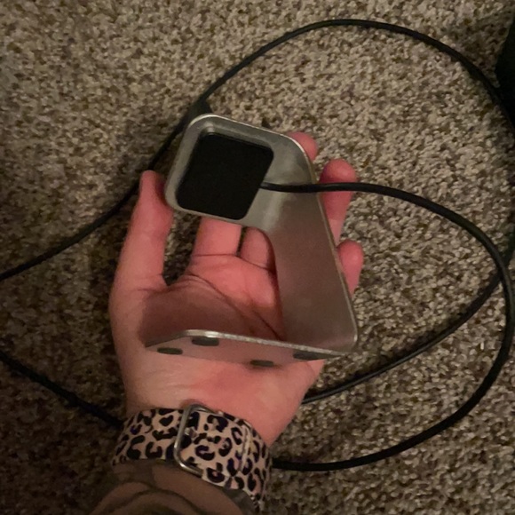 Fitbit Versa with charging stand - Picture 6 of 6